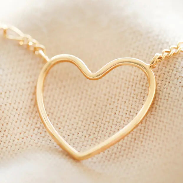 Outline Heart Necklace with Figaro Chain in Gold